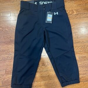Women’s black Under Armour softball pants size small